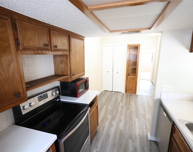 3840 Far West Blvd - Photo Thumbnail 7