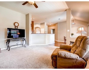 20313 Wayzata Ct - Photo Thumbnail 8