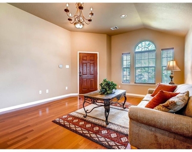 20313 Wayzata Ct - Photo Thumbnail 7