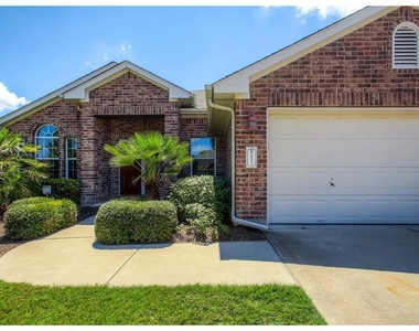 20313 Wayzata Ct - Photo Thumbnail 1