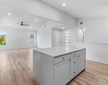 5010 Baker St - Photo Thumbnail 8