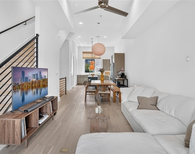 2805 Mccurdy St - Photo Thumbnail 2
