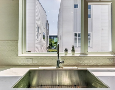 2805 Mccurdy St - Photo Thumbnail 12