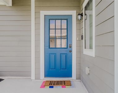 237 Driftwood Ln - Photo Thumbnail 2