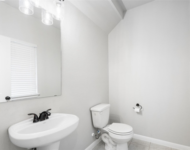 237 Driftwood Ln - Photo Thumbnail 5