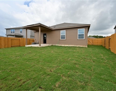 404 Freedom Park Ave - Photo Thumbnail 27