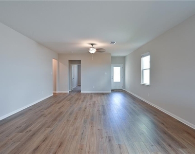 404 Freedom Park Ave - Photo Thumbnail 14