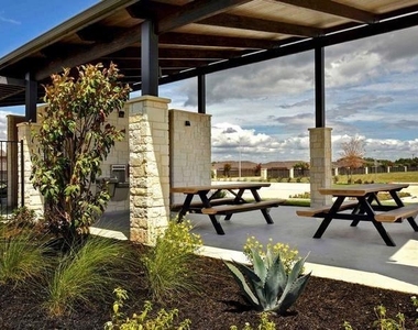 404 Freedom Park Ave - Photo Thumbnail 34