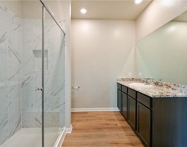 404 Freedom Park Ave - Photo Thumbnail 20