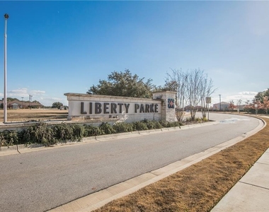 404 Freedom Park Ave - Photo Thumbnail 29
