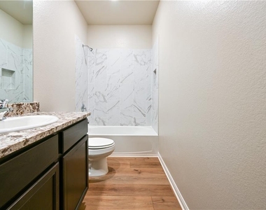 404 Freedom Park Ave - Photo Thumbnail 21