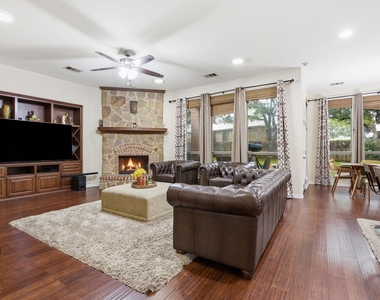 3552 Alexandrite Way - Photo Thumbnail 7