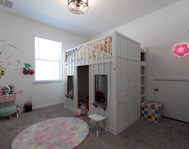 2332 Giona Pl - Photo Thumbnail 27