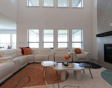 2332 Giona Pl - Photo Thumbnail 15