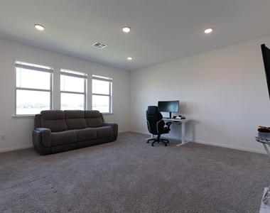 2332 Giona Pl - Photo Thumbnail 19