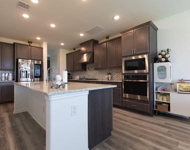 2332 Giona Pl - Photo Thumbnail 5