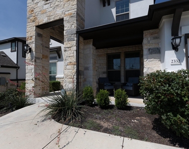 2332 Giona Pl - Photo Thumbnail 3