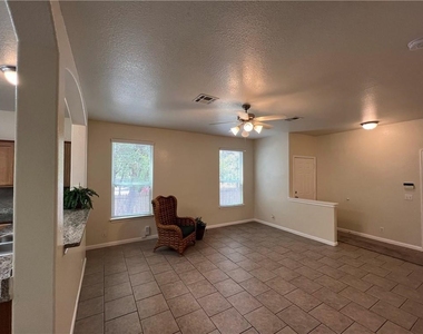 2400 Allred Dr - Photo Thumbnail 5