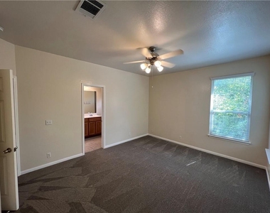 2400 Allred Dr - Photo Thumbnail 12