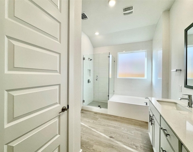 329 Tinto St - Photo Thumbnail 23
