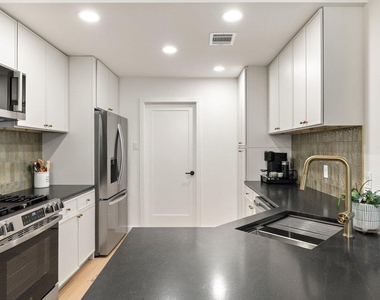 8202 Cache Dr - Photo Thumbnail 11