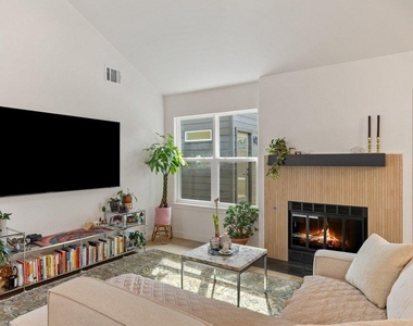 8202 Cache Dr - Photo Thumbnail 3