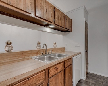 11405 Walnut Ridge Dr - Photo Thumbnail 9