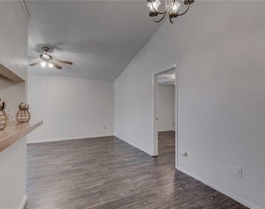 11405 Walnut Ridge Dr - Photo Thumbnail 4
