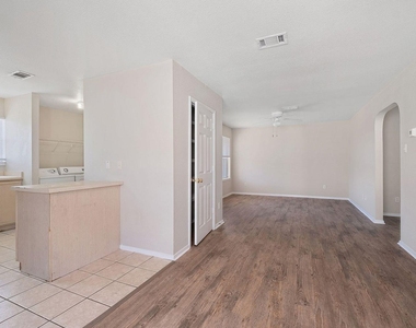2214 Katy Ln - Photo Thumbnail 3