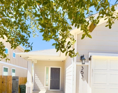 363 Eagle Brook Ln - Photo Thumbnail 1