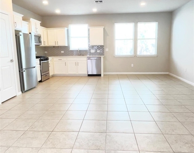 363 Eagle Brook Ln - Photo Thumbnail 3