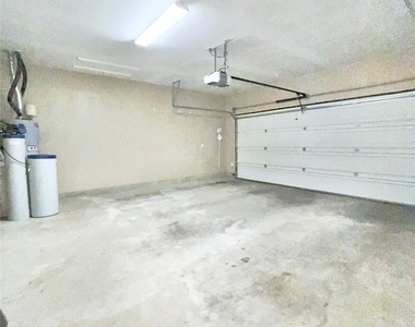 363 Eagle Brook Ln - Photo Thumbnail 20