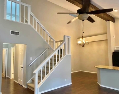 4404 Travis Country Cir - Photo Thumbnail 4