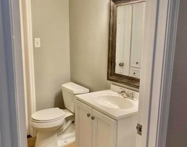 4404 Travis Country Cir - Photo Thumbnail 10