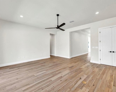 8209 Polar Dr - Photo Thumbnail 17