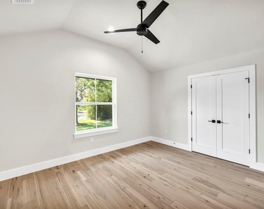 8209 Polar Dr - Photo Thumbnail 35