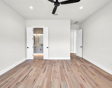 8209 Polar Dr - Photo Thumbnail 21