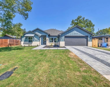 8209 Polar Dr - Photo Thumbnail 4