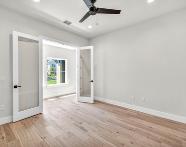 8209 Polar Dr - Photo Thumbnail 32