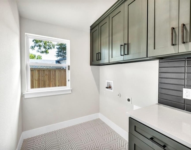 8209 Polar Dr - Photo Thumbnail 31