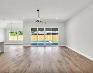 8209 Polar Dr - Photo Thumbnail 8