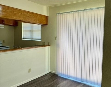 3005-b Parker Ln - Photo Thumbnail 3