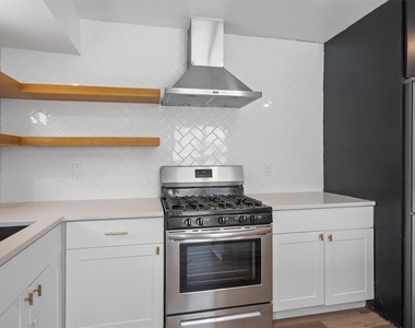 3307 Oak Aly - Photo Thumbnail 7
