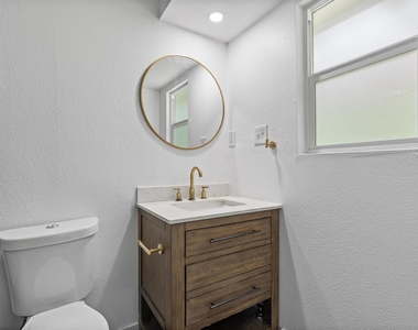 3307 Oak Aly - Photo Thumbnail 12