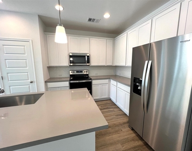 302 Elm Branch Trl - Photo Thumbnail 10