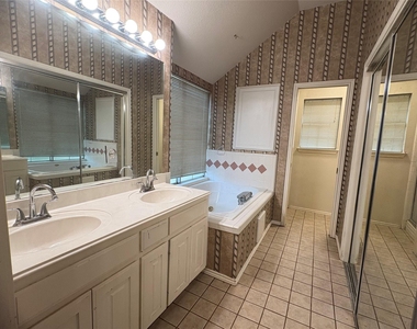 12905 Withers Way - Photo Thumbnail 7