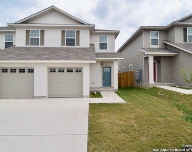 6403 Melanzane Ave - Photo Thumbnail 3