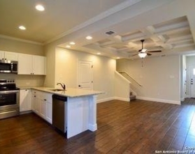 6403 Melanzane Ave - Photo Thumbnail 9