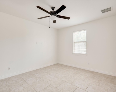 3007 Sea Jay Dr - Photo Thumbnail 12