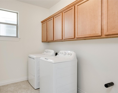 3007 Sea Jay Dr - Photo Thumbnail 23